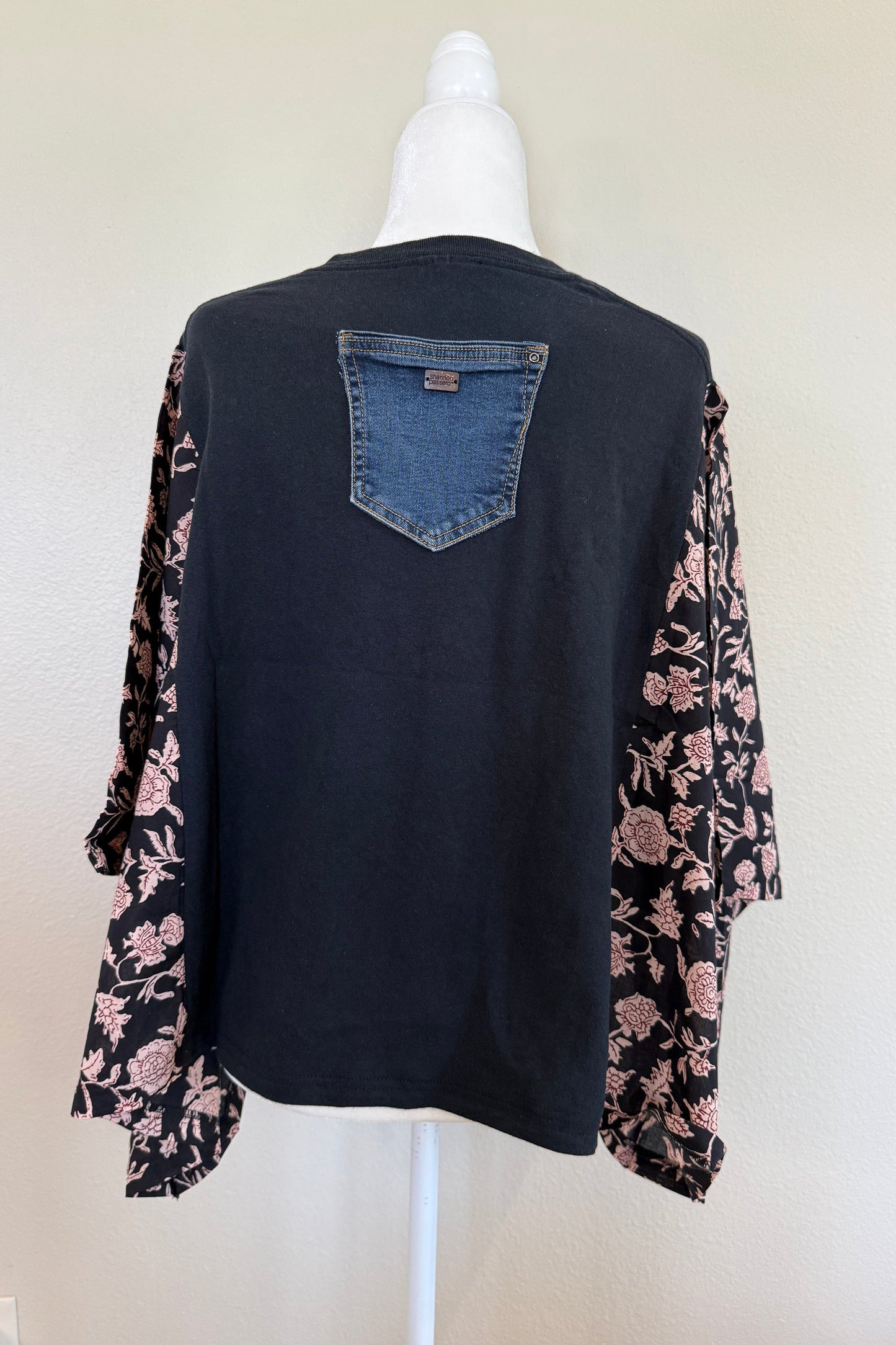 Def Leppard Mix & Match Tee Black Floral