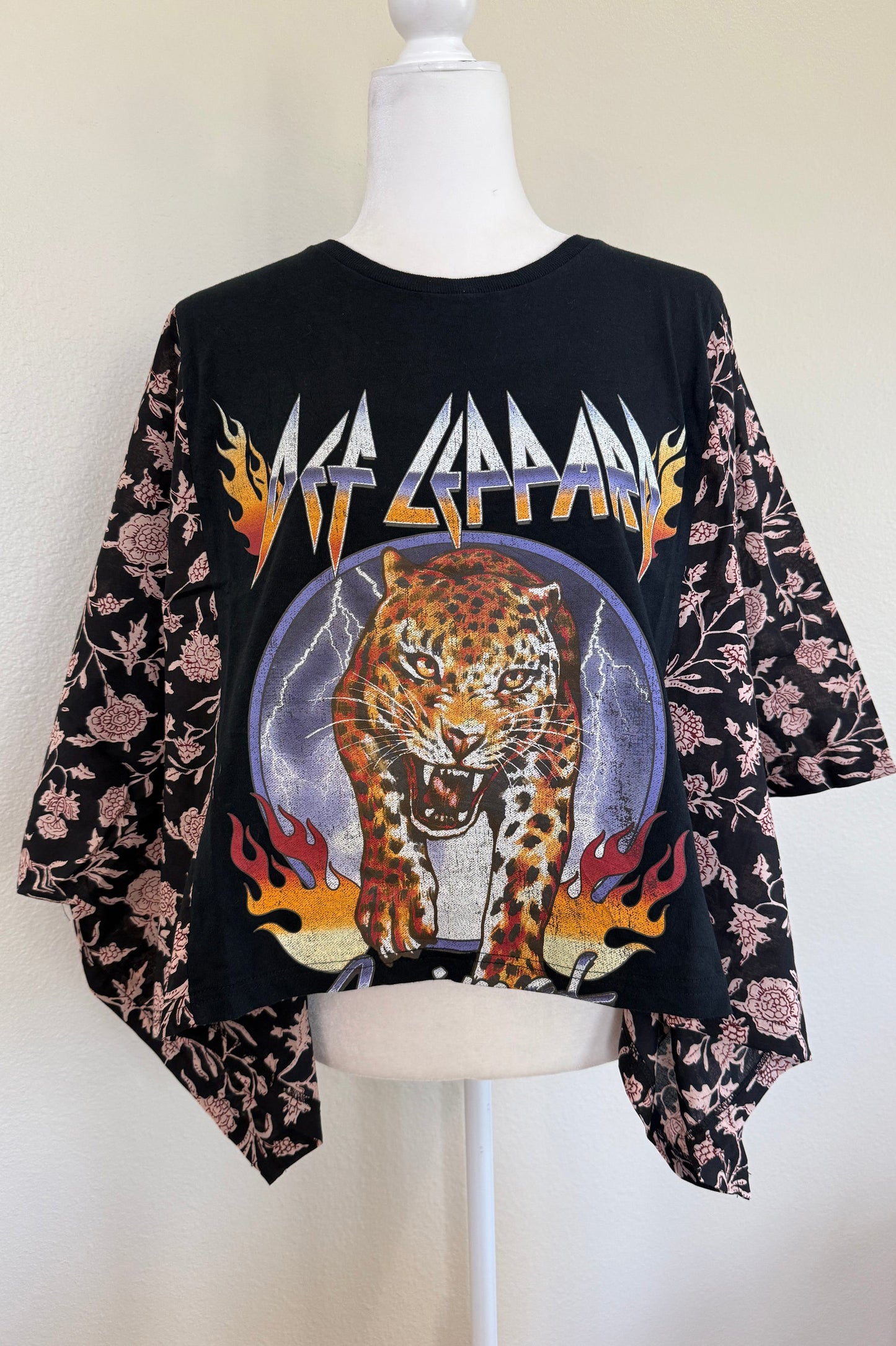 Def Leppard Mix & Match Tee Black Floral