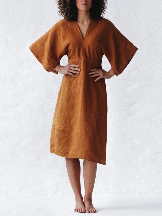 Robe élégante en lin bleu encre