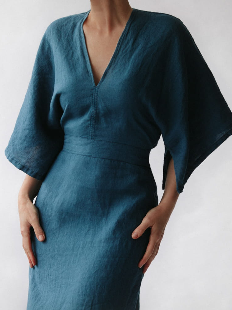 Robe élégante en lin bleu encre