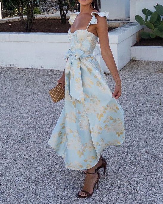 Robe imprimée à manches papillon et ceinture nouée à la taille