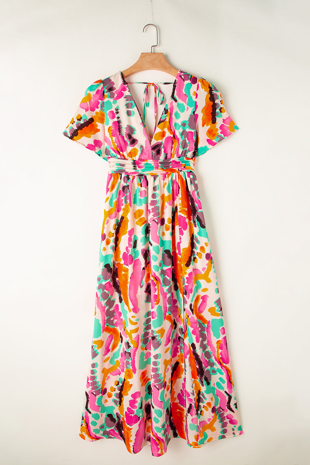 Robe longue rose à col en V et imprimé tie-dye style bohème