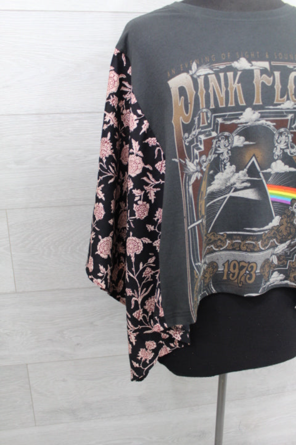 Pink Floyd Printed Bat Sleeve T-Shirt With Back Pocket