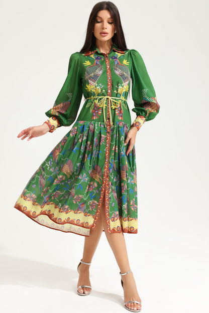 Robe longue imprimée à manches lanternes et revers avec ourlet large