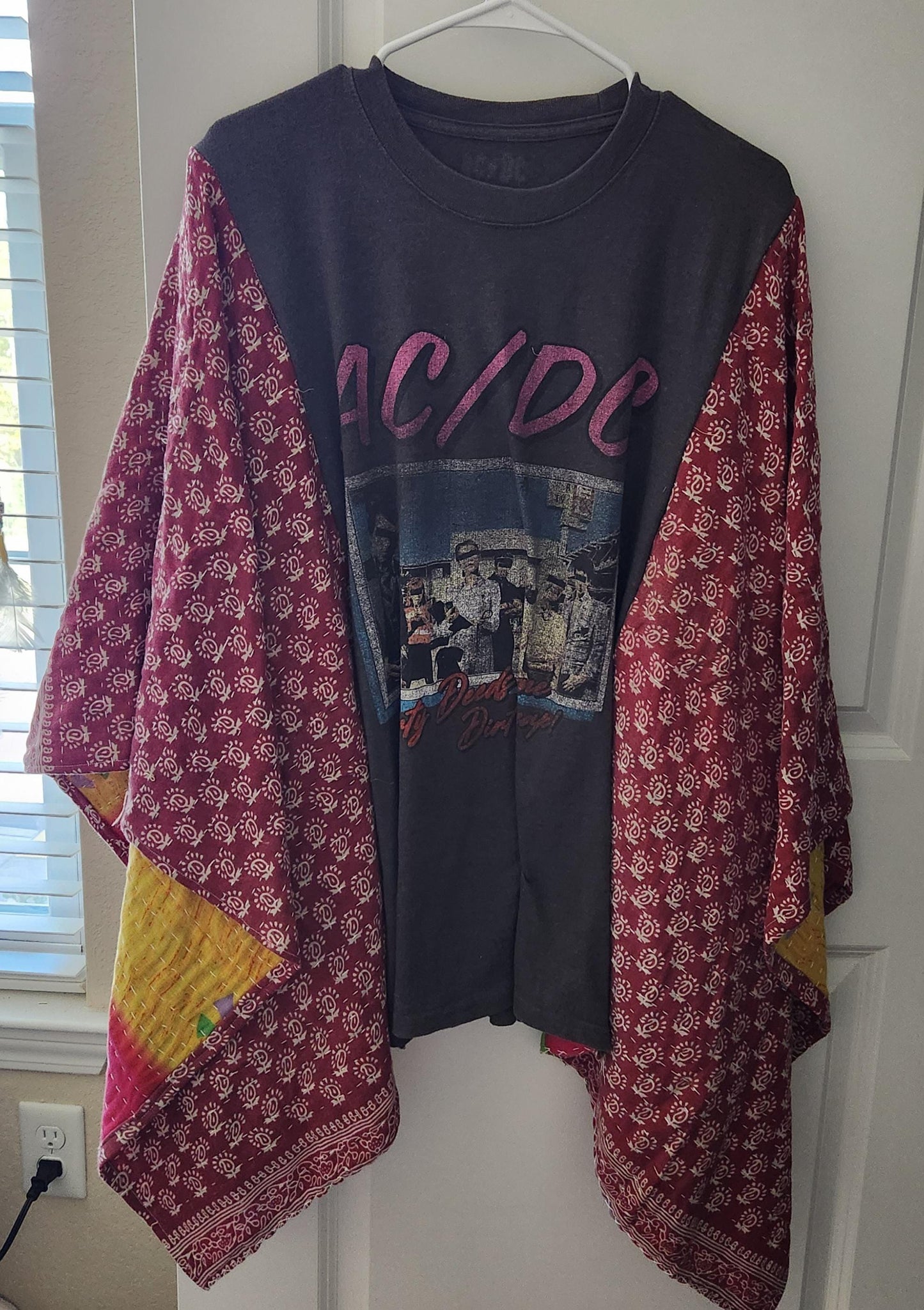 Graphic Print Tee (No Back Pocket)