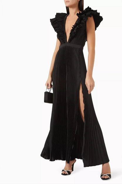 Robe longue plissée à col en V