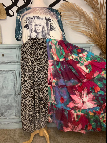 Don't Be a Lady Be a Legend Maxi Tee