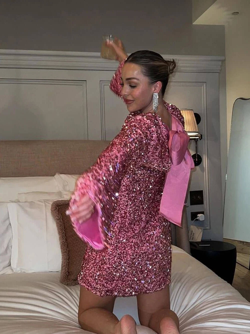 Robe à paillettes avec lien dans le dos
