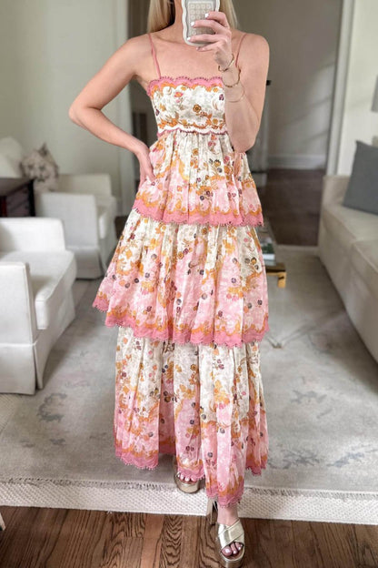 Robe à bretelles brodée à la mode