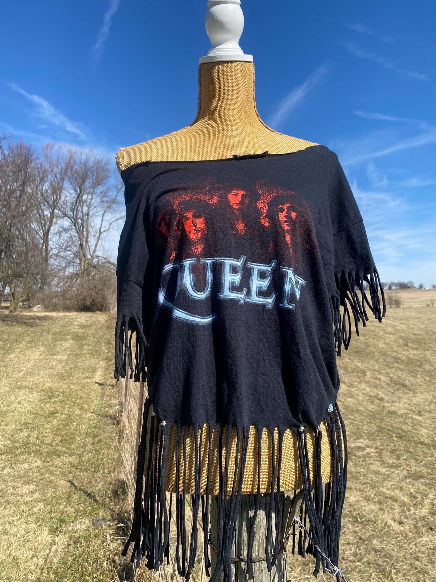 Queen Fringe Tee