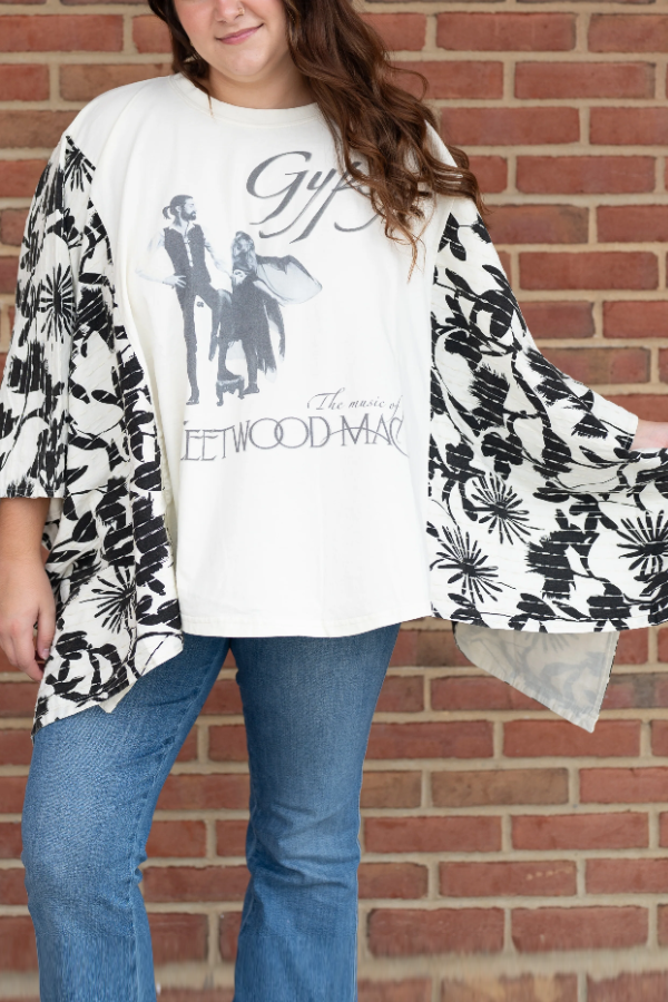 Gypsy Fleetwood Mac Print T-Shirt (No Back Pocket)