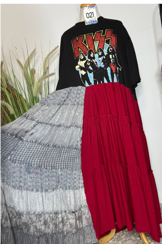 KISS  Maxi Tee