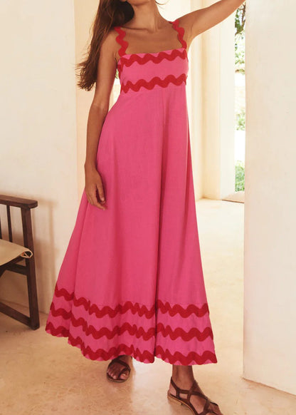 Robe longue à bretelles avec coutures en dentelle et vagues