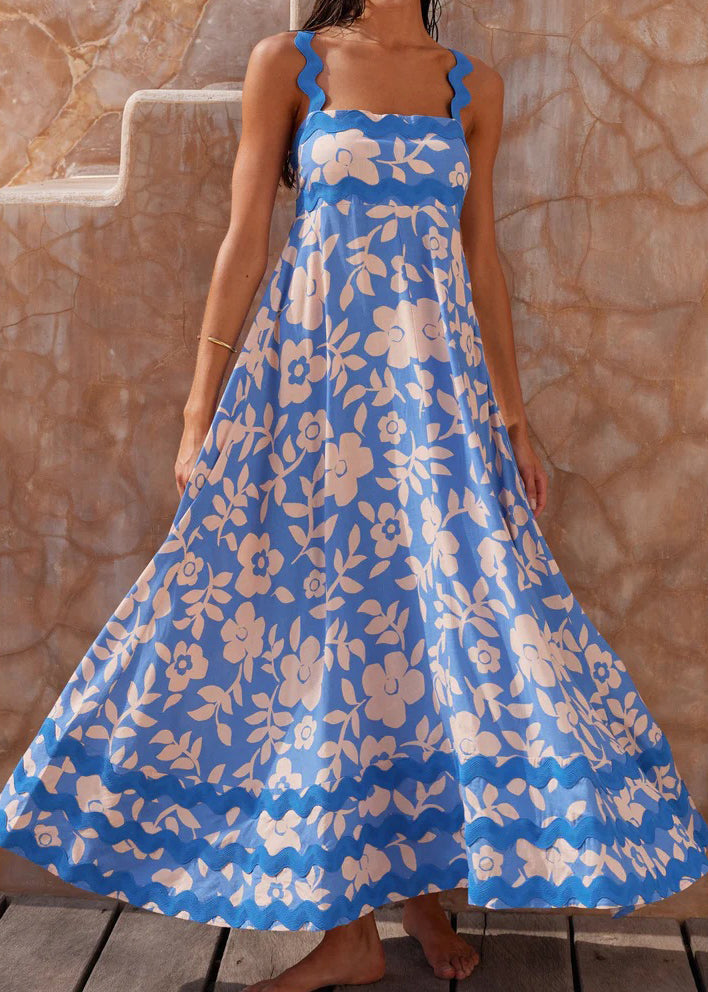 Robe longue à bretelles en dentelle florale bleue avec surpiqûres ondulées