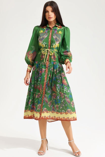 Robe longue imprimée à manches lanternes et revers avec ourlet large