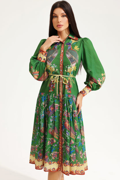 Robe longue imprimée à manches lanternes et revers avec ourlet large