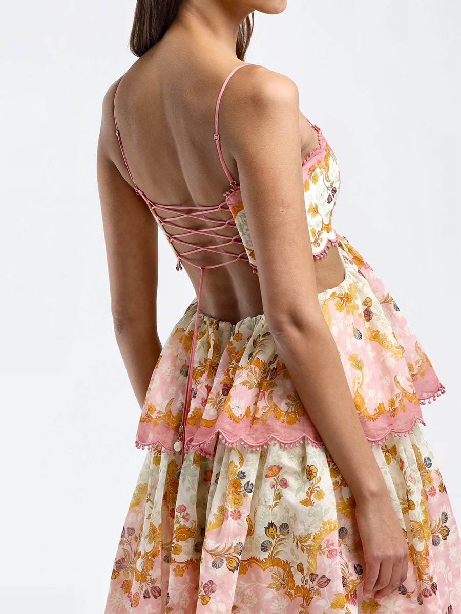 Robe à bretelles brodée à la mode
